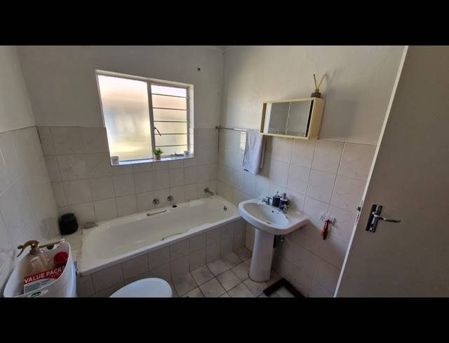2 BEDROOM DUPLEX FOR SALE IN WILLOW PARK